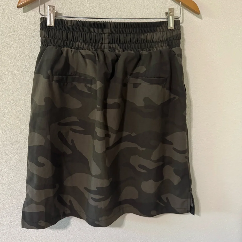 Albion The Away Skirt Green Camo Stretch Nylon Active Wear Athleisure Pockets-S